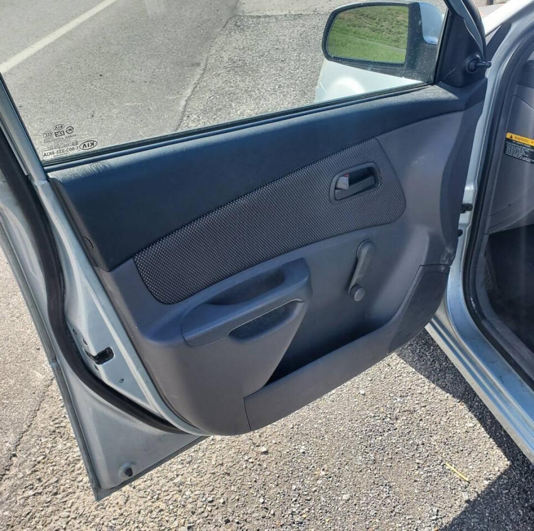 2006 Polar Blue Kia Rio (KNADE123666) with an 1L NA I4 double overhead cam (DOHC) 16V 1.6L I4 engine, located at 4845 Woodbury Pike, Roaring Springs, PA, (814) 317-5008, (814) 317-5008, 40.250935, -78.366959 - 2006 Kia Rio LX FWD Automatic 4-speed 139k Miles I4 DOHC 16V One owner. Current inspection, A/C, Single CD Player. If you have any questions or to schedule a test drive, please respond to this ad or call Smith Family Car Store at 814-317-5008- Photo#5