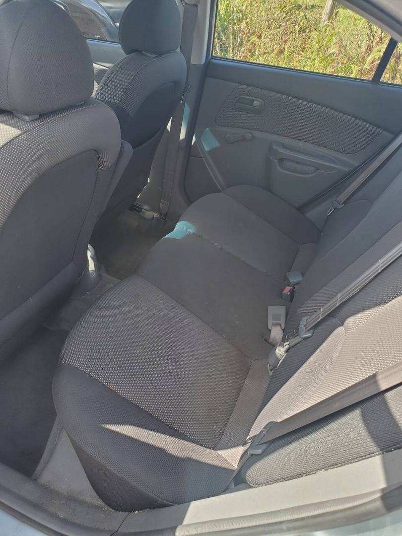 2006 Polar Blue Kia Rio (KNADE123666) with an 1L NA I4 double overhead cam (DOHC) 16V 1.6L I4 engine, located at 4845 Woodbury Pike, Roaring Springs, PA, (814) 317-5008, (814) 317-5008, 40.250935, -78.366959 - 2006 Kia Rio LX FWD Automatic 4-speed 139k Miles I4 DOHC 16V One owner. Current inspection, A/C, Single CD Player. If you have any questions or to schedule a test drive, please respond to this ad or call Smith Family Car Store at 814-317-5008- Photo#6