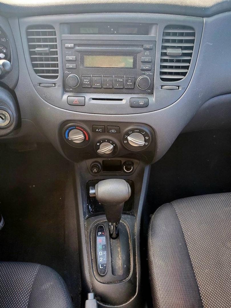 2006 Polar Blue Kia Rio (KNADE123666) with an 1L NA I4 double overhead cam (DOHC) 16V 1.6L I4 engine, located at 4845 Woodbury Pike, Roaring Springs, PA, (814) 317-5008, (814) 317-5008, 40.250935, -78.366959 - 2006 Kia Rio LX FWD Automatic 4-speed 139k Miles I4 DOHC 16V One owner. Current inspection, A/C, Single CD Player. If you have any questions or to schedule a test drive, please respond to this ad or call Smith Family Car Store at 814-317-5008- Photo#12